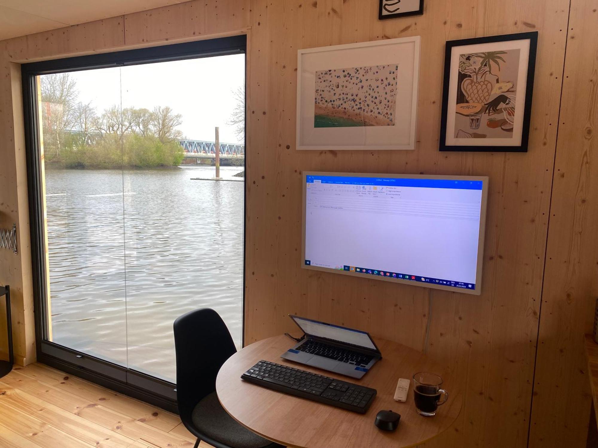 Hausboot Off Im Diamantgraben An Der Elbe Hotel Hamborg Eksteriør billede